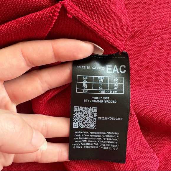 NWT GUESS Sweater Long Sleeve - Picture 8 of 9